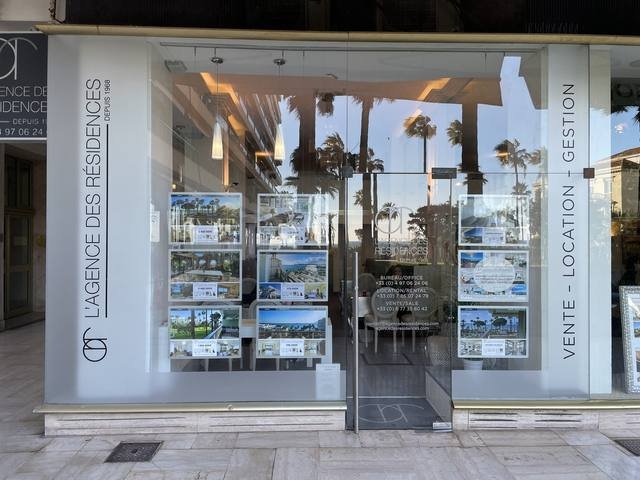 Enseigne & signalétique — L'Agence des Résidences : vitrophanie vitrine agence immobiliere