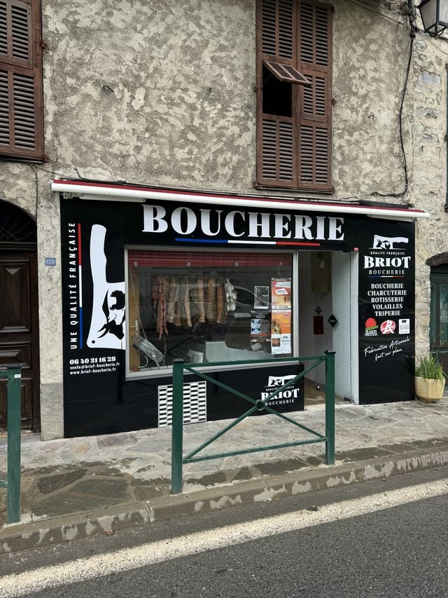 Enseigne & signalétique — Boucherie Briot : enseigne caisson facade