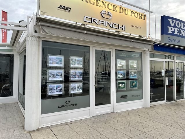 Enseigne & signalétique — Cng Agence Du Port : enseigne caisson lumineuse facade