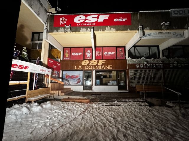 Enseigne & signalétique — ESF La Colmiane : bandeau facade lettres bois