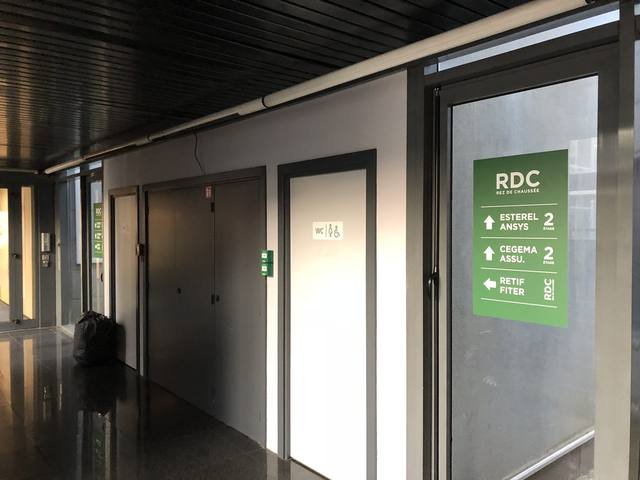 Enseigne & signalétique — Esterel Technologies : signaletique directionnelle interieure bureaux