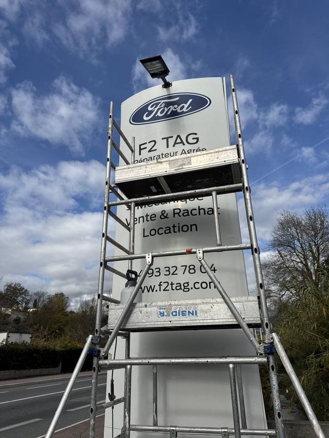 Enseigne & signalétique — F2 Tag — Ford : totem carrosserie reparateur agree ford