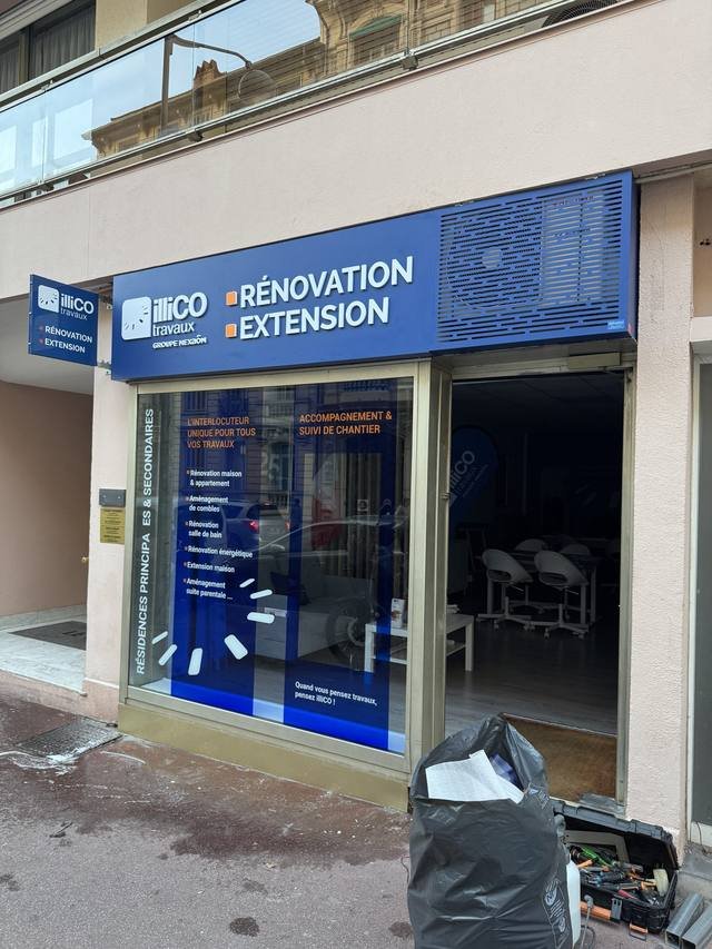 Enseigne & signalétique — illiCO travaux : habillage vitrine facade agence renovation