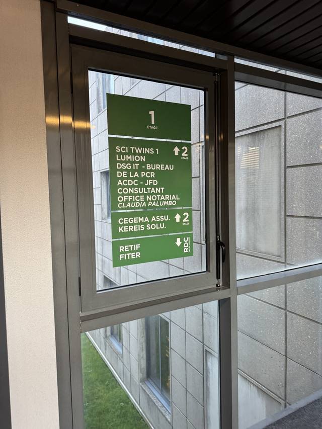Enseigne & signalétique — SCI Twins 1 : signaletique etage directionnelle bureaux