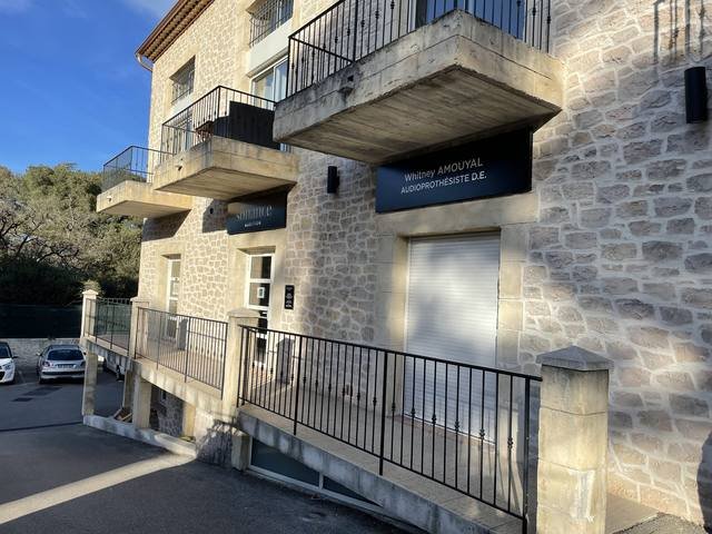 Enseigne & signalétique — Sonance Audition : enseigne facade immeuble audioprothesiste