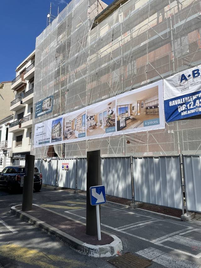 Impression grand format — AB Ravalement : bache chantier echafaudage facade immeuble