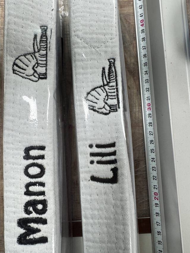 Marquage textile — Club d'arts martiaux : broderie prenom ceinture jjb