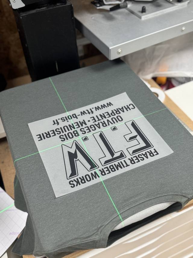 Marquage textile — Fraser Timber Works : flocage tshirt charpente menuiserie