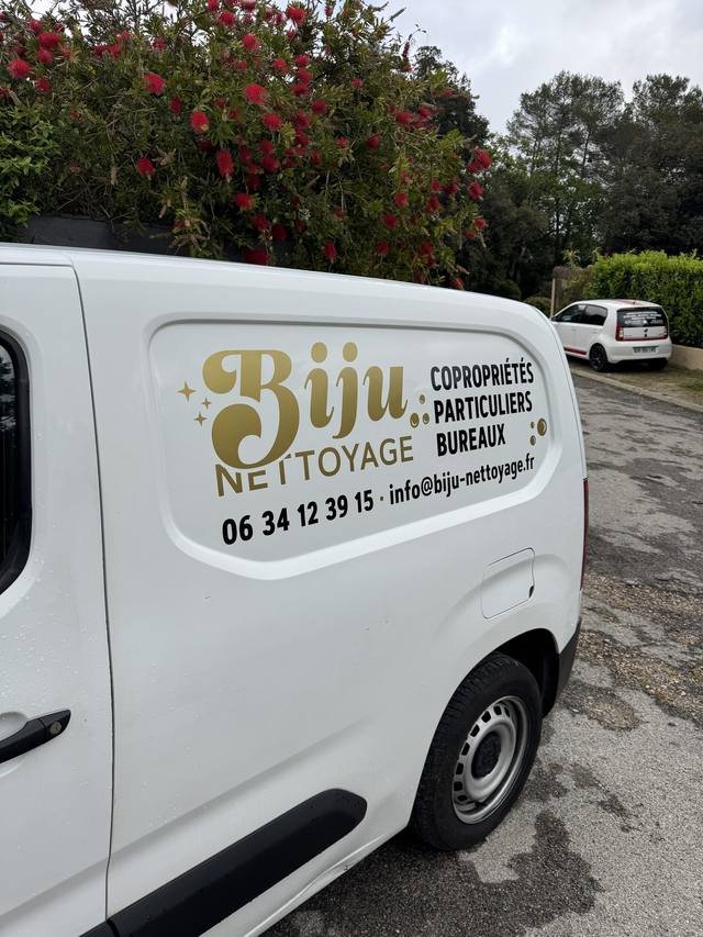 Marquage véhicule — Biju Nettoyage : marquage utilitaire entreprise nettoyage