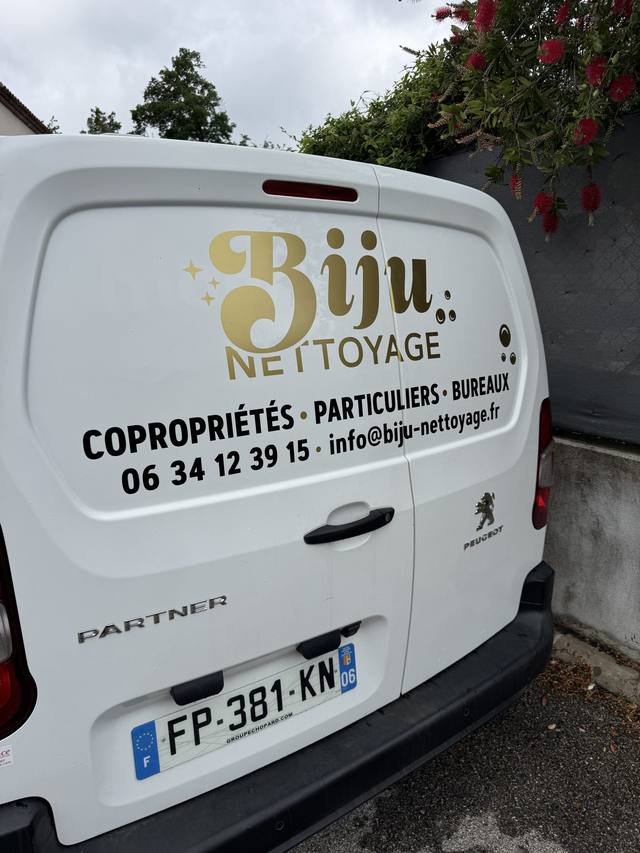 Marquage véhicule — Biju Nettoyage : marquage utilitaire entreprise nettoyage