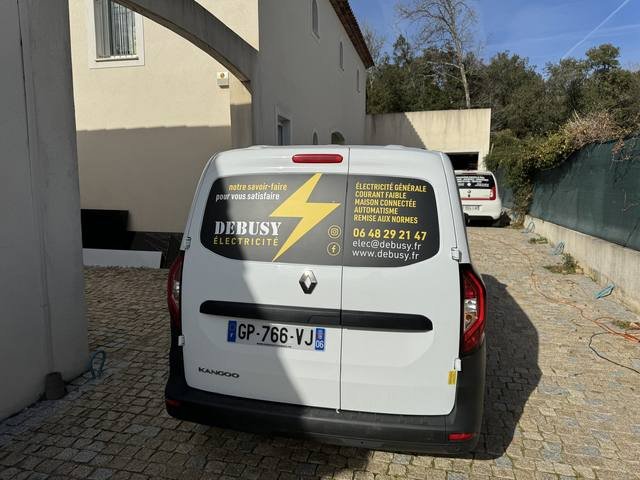 Marquage véhicule — Debusy Électricité : marquage utilitaire electricite generale