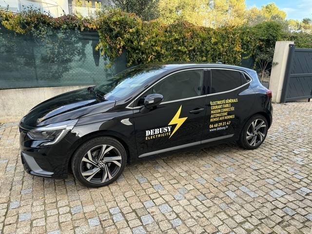 Marquage véhicule — Debusy Électricité : marquage voiture clio electricien