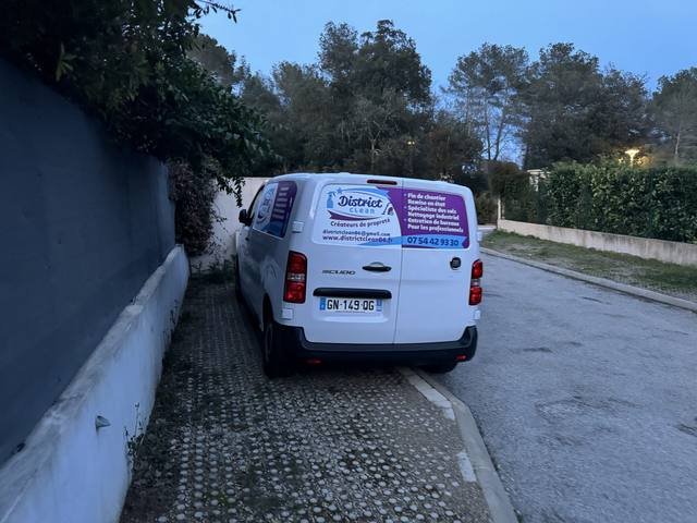 Marquage véhicule — District Clean : marquage utilitaire nettoyage fin de chantier