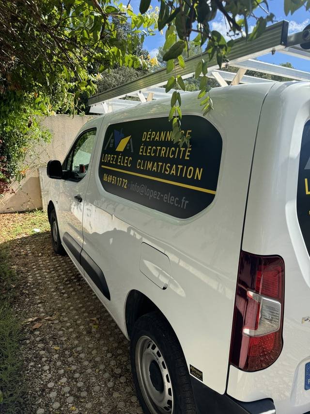 Marquage véhicule — Lopez Élec : marquage utilitaire electricite climatisation