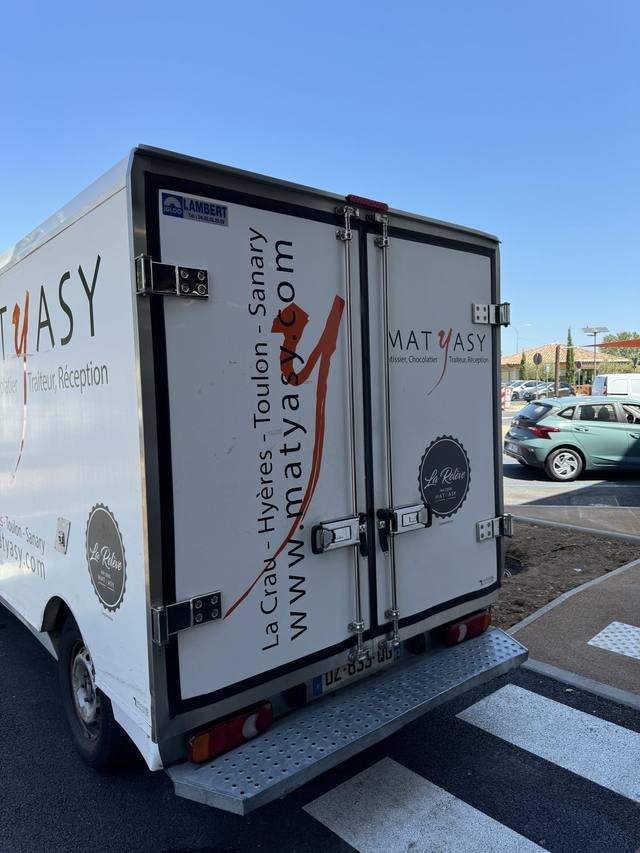 Marquage véhicule — Matyasy : habillage camion patissier chocolatier traiteur