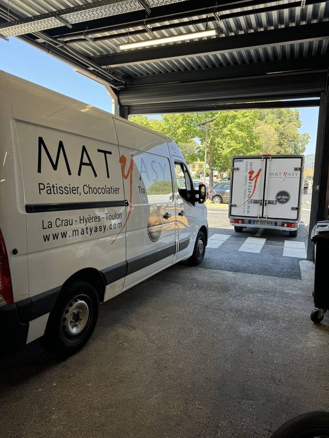 Marquage véhicule — Matyasy : habillage camion patissier chocolatier traiteur