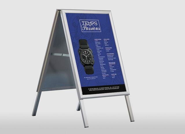 Chevalet de trottoir et affiche imprimés pour l'horloger Temps & Passions